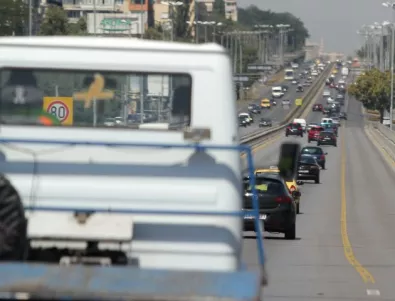 Верижна катастрофа затрудни трафика по Цариградско шосе 