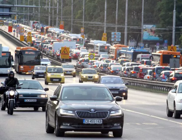 Предложение: Повече и по-скъпи зони за паркиране за по-малко трафик в София