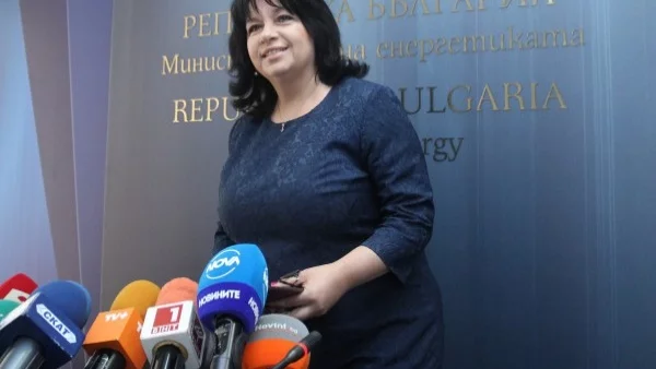 Петкова: Не е вярно, че цената на природния газ ще скочи с 60%, увеличението е под 2%