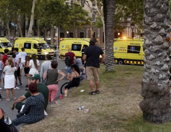В колата, връхлетяла полицаи в Барселона е имало мъртъв човек