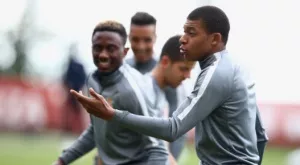 {{ otherArticle[0].article.title }}