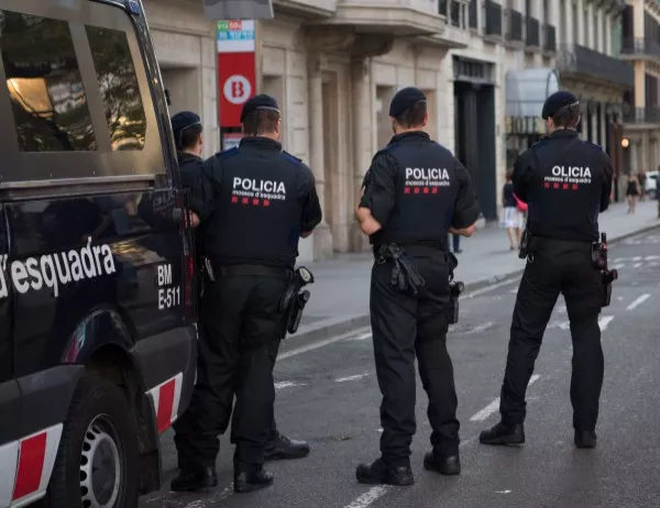 Мадрид потвърди прехвърлянето на полицейски части в Барселона