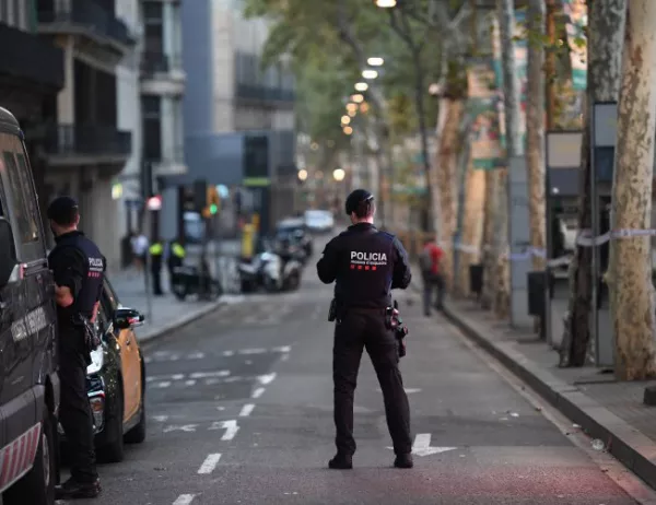 Атентаторите от Барселона са обвинени в убийства по терористични подбуди