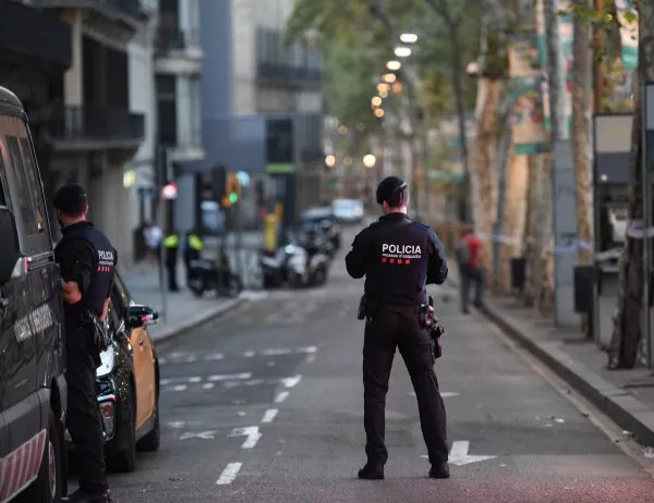 Тревога в Барселона, полицията издирва мароканец по подозрение в тероризъм