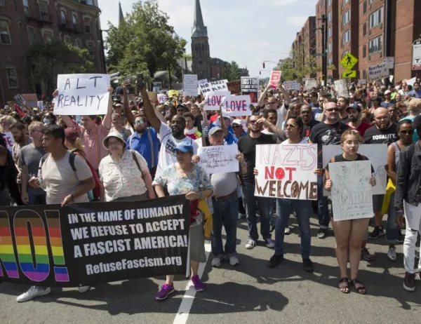 40 000 в Бостън излязоха на контрапротест срещу националистите