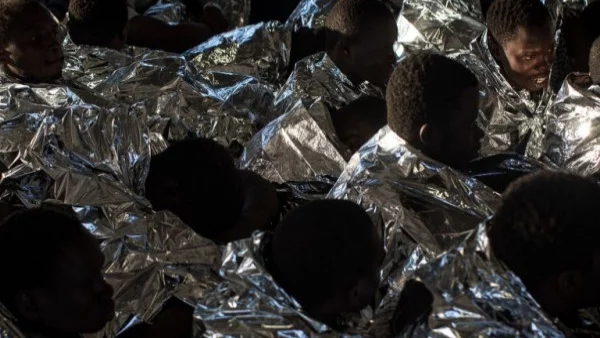 Повече от 150 хил. души са преминали през Средиземно море като мигранти към Европа