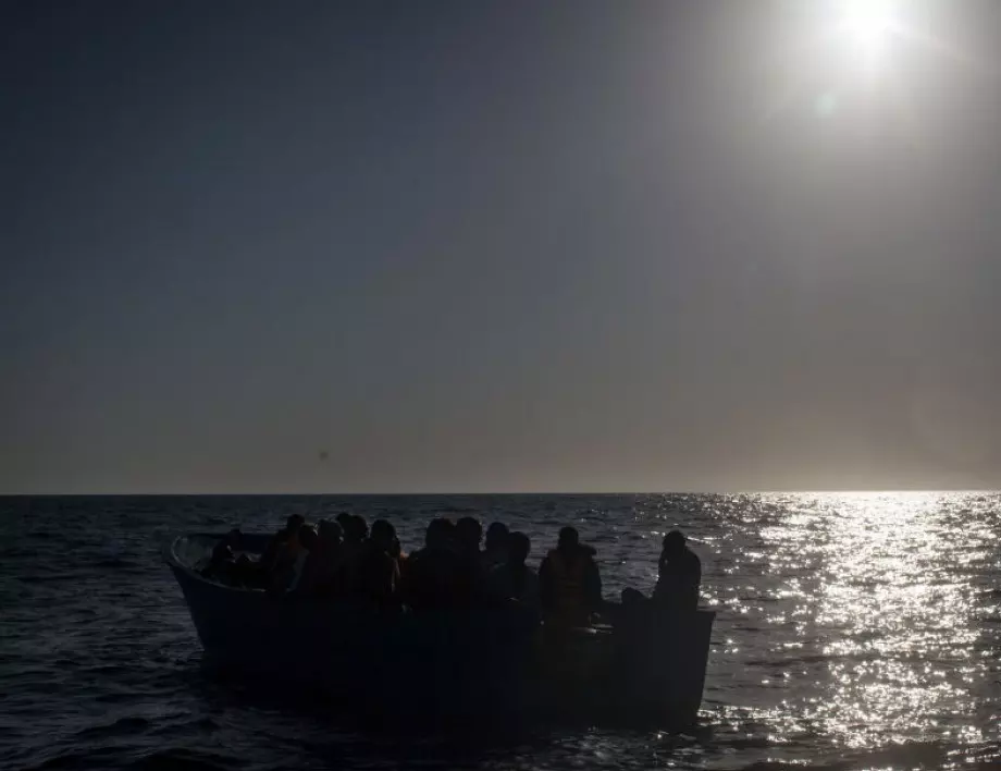 Мигрантска вълна през Средиземно море към Италия