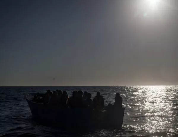 Френската брегова охрана спря мигранти, пътуващи за Великобритания 