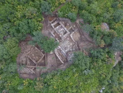 Приключиха разкопките на уникална сграда в крепостта „Балък дере”, Ивайловградско