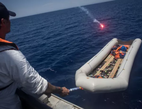 Испанските служби спасиха близо 500 мигранти в Средиземно море