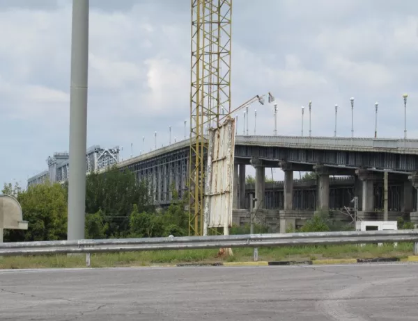 За кратко ограничават движението през ГКПП Дунав мост – Русе