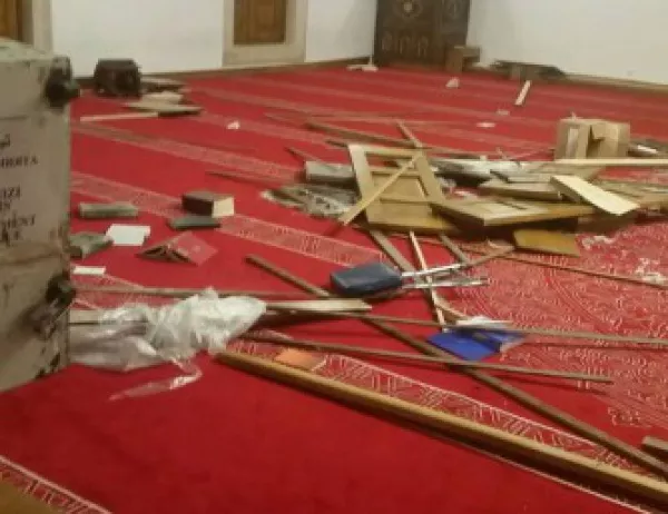 Софийската джамия отново обект на вандализъм