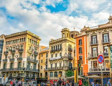 Каталунската криза може да струва на Мадрид 12 млрд. евро загуба в туризма
