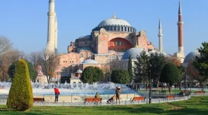 Турция се надява на над 36 млн. туристи през 2018 г. 