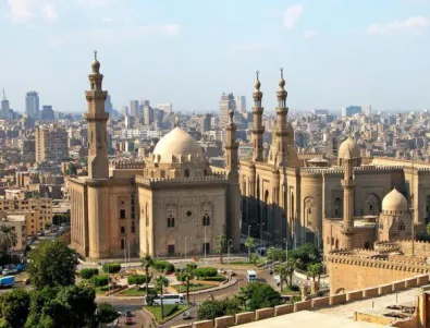 Преследване на атентатор в Кайро завърши с взрив и убити полицаи