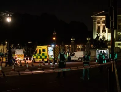Двама полицаи са пострадали при нападението от въоръжен мъж в Лондон 