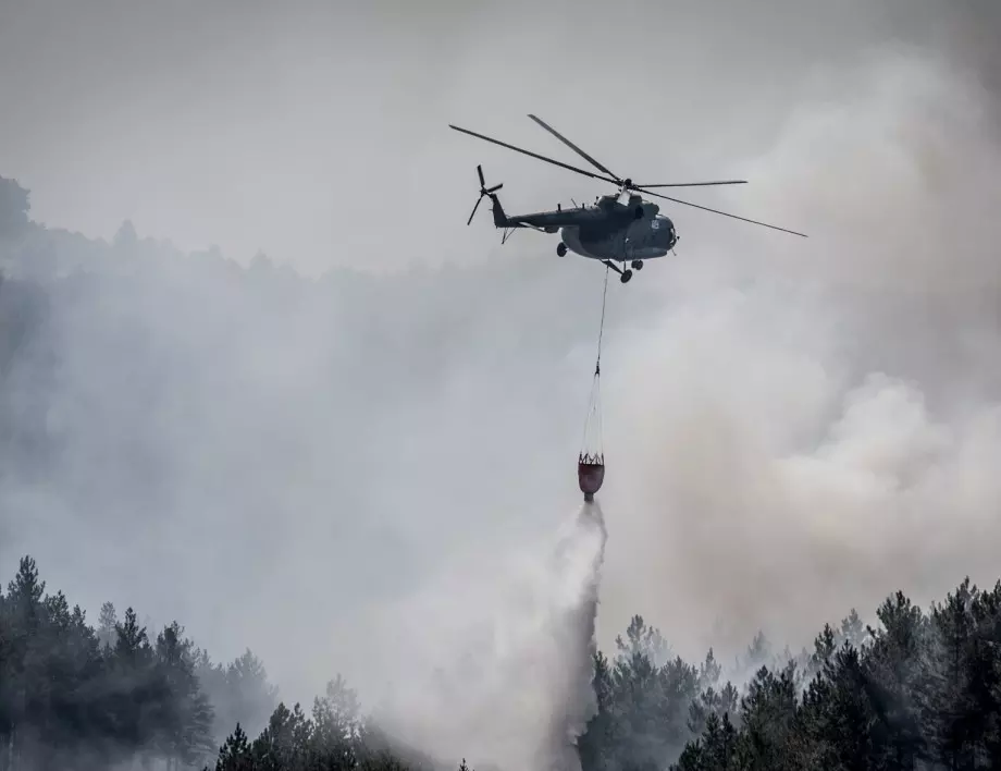 Хеликоптер се разби в Калифорния при гасене на пожар