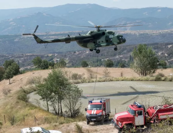 Кабинетът отпусна пари за оборудване на два хеликоптера за гасене на горски пожари