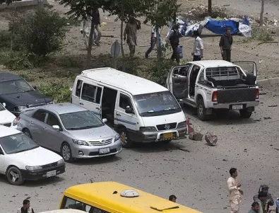 Десетки жертви при самоубийствен атентат на афганистанско погребение (СНИМКИ)  