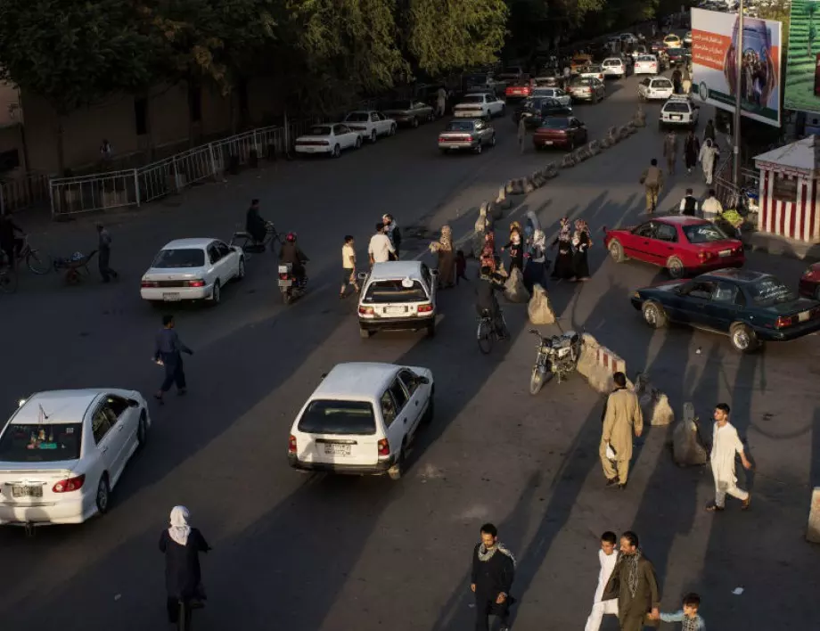 МВнР: Към момента 14 български граждани са напуснали Кабул