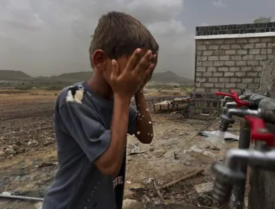 Десетки жени и деца са убити при въздушно нападение в Йемен