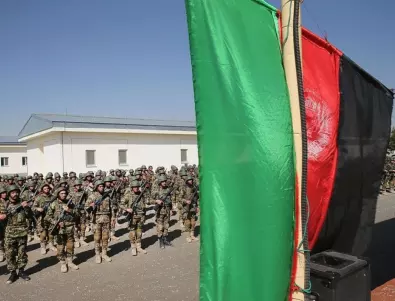 Премиерът на Афганистан оцеля при ракетна атака