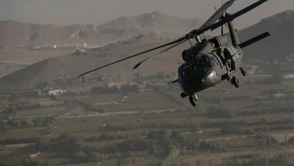 Атака срещу база в Афганистан, загинаха 43 войници