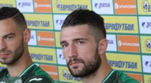 {{ otherArticle[0].article.title }}