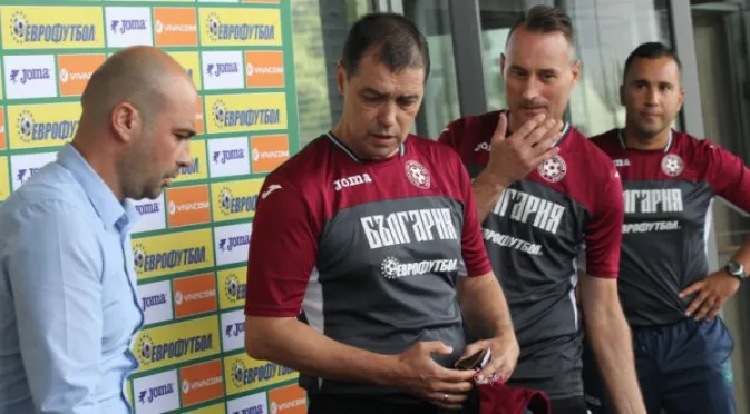 През зъби Хубчев обясни набързо защо България не игра на ниво