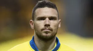 {{ otherArticle[0].article.title }}