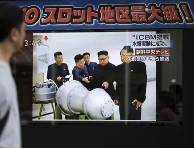 Ким Чен Ун и сестра му лично инспектираха голяма ракетна установка 
