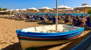 Туристите в Гърция харчат средно по 67 евро на ден 