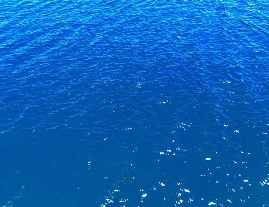 Aqua: 112 метра суперлукс, задвижван от течен водород (ВИДЕО)