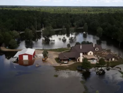 Властите във Флорида: Не стреляйте по урагана „Ирма