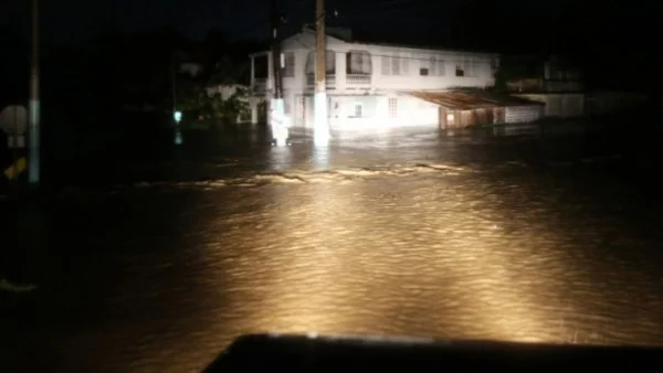 Загиналите заради наводненията в Япония вече са 179