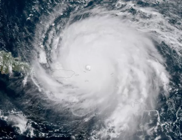 Ураганът "Ирма" се движи към Куба и Бахамите 