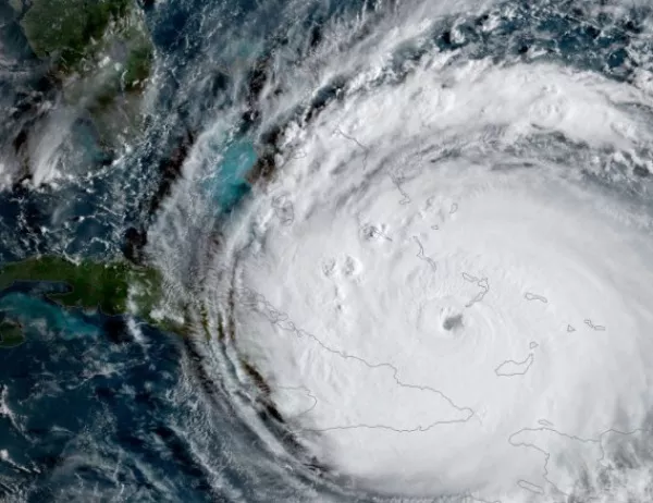Опасен ураган се образува край Мексико