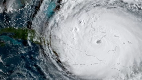 Опасен ураган се образува край Мексико
