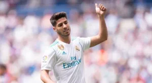 Какъв е единственият плакат, който е красял стените в стаята на Марко Асенсио