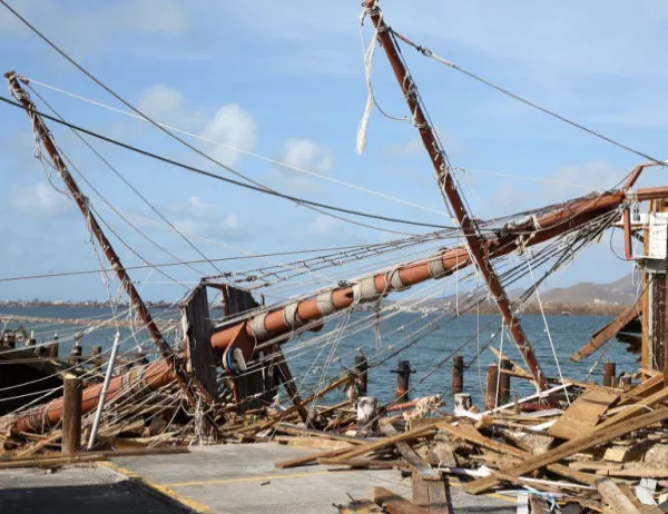 Силата на урагана "Мария" намаля до 4-та степен