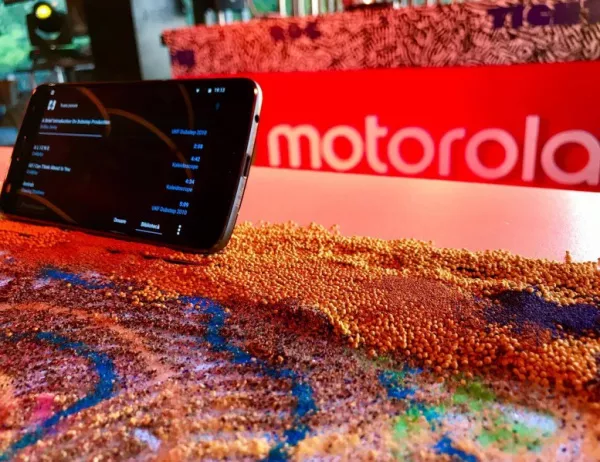 Впечатляващият Moto Z2 Play идва с 360-градусова камера (РЕВЮ)
