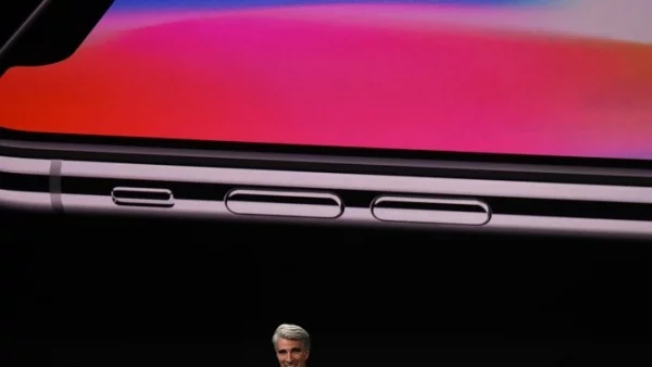 Apple с грандиозен гаф при представянето на iPhone X (ВИДЕО)