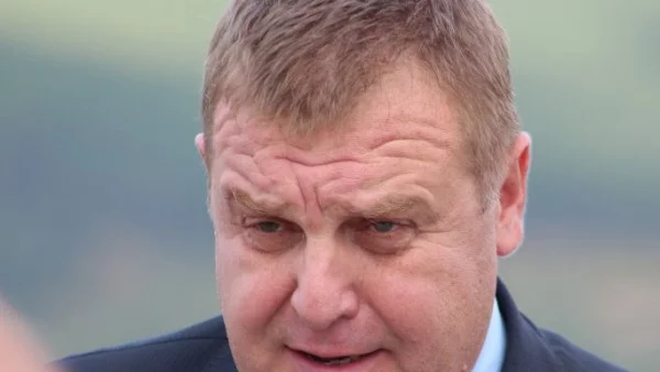 Марешки не го пускат на село, той пита за попската къща