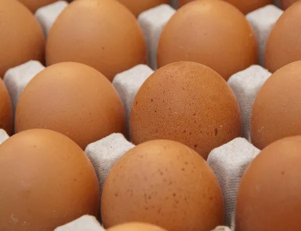 Цените на яйцата тръгнаха нагоре месец преди Великден