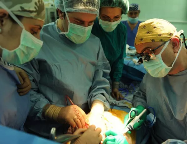Трансплантират деца с левкемия в чужбина поради липса на модерни лекарства у нас