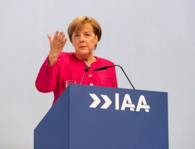 Меркел отстъпи - в Германия се въвежда лимит на приема на бежанци