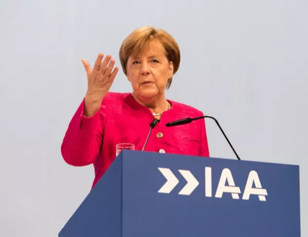 Коалицията на Меркел удари най-ниския рейтинг от 6 години