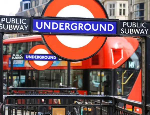 Евакуираха централна станция на метрото в Лондон (ВИДЕО)
