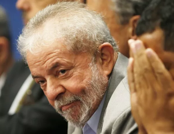 Бившият бразилски президент Лула да Силва се предаде на полицията