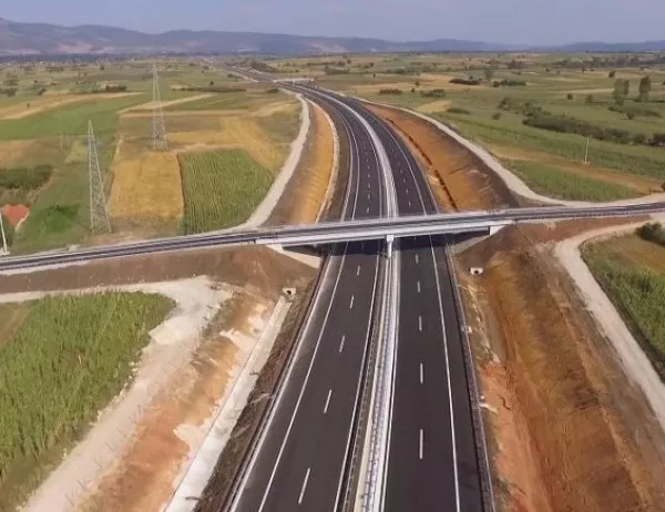Пуснаха магистралата от Пирот до българската граница